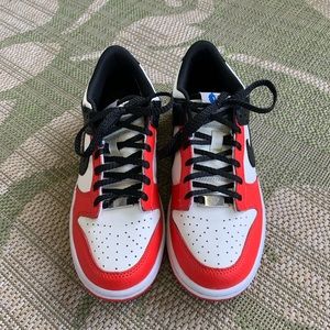 Nike NBA Dunk Low EMB (GS) 5.5Y Women's Sneaker Size 7 -75th Anniversary- Bulls